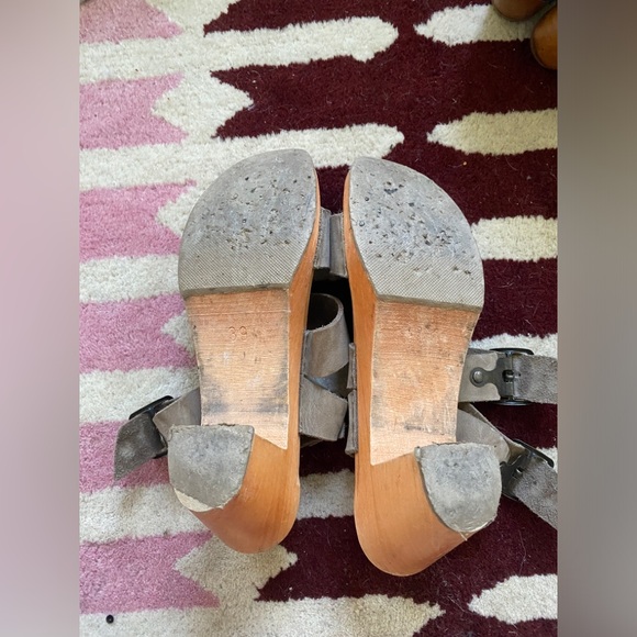 No. 6 strappy clogs 39 - Picture 2 of 2